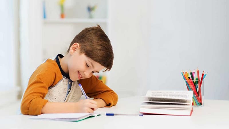 دبستان پسرانه ابوریحان بیرونی: آموزش و تربیت دانشآموزان در بندر امام خمینی